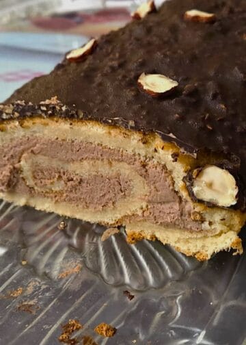 Bûche génoise et glaçage rocher